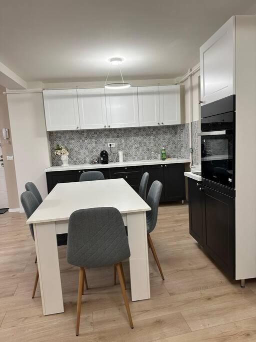 Ultracentral Luxury Apartament Τιμισοάρα Εξωτερικό φωτογραφία